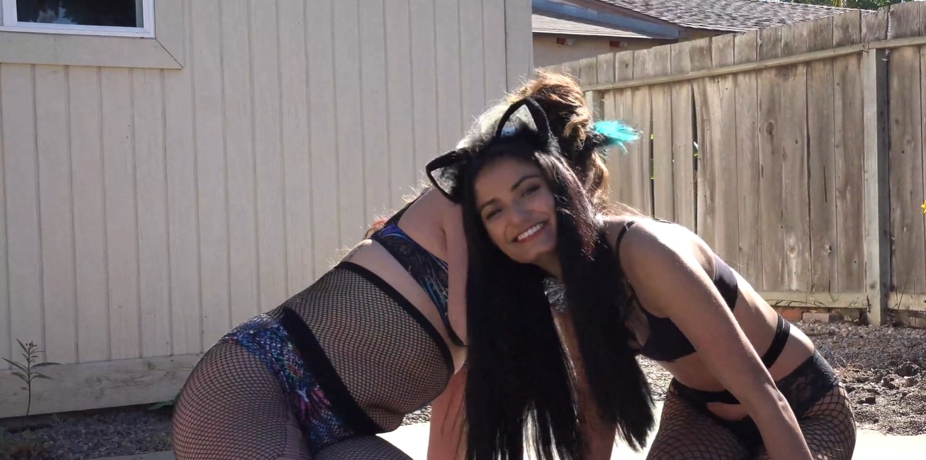 Lesbian Furry In Fishnet Stockings Caught Loitering At The Backyard